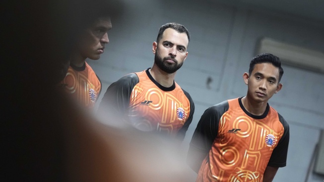 Duet Jordi Amat dan Rizky Ridho di Lini Belakang Persija? Mauricio Souza Buka Suara