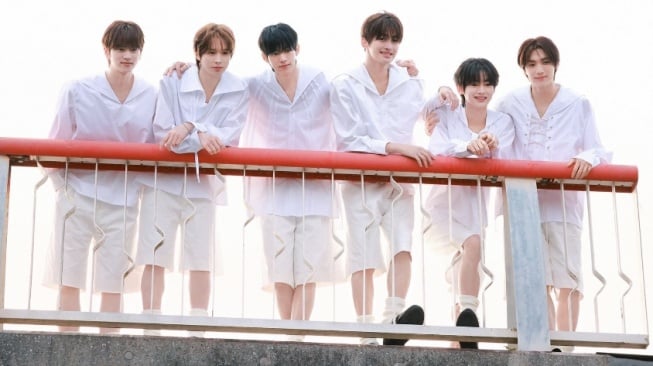 Debut Jepang, TWS Hiasi Banyak Festival hingga Sukses Rajai Oricon Chart