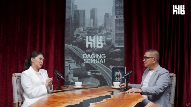 Tankapan layar podcast Helmy Yahya yang tayang di kanal YouTube, bersama Sherly Tjoanda. [YouTube]