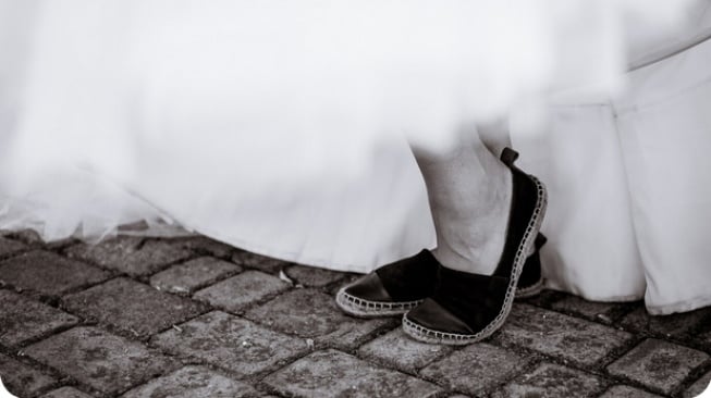 6 Rekomendasi Flat Shoes Wanita Hitam Elegan, Nyaman Dipakai Seharian Mulai Rp80 Ribuan
