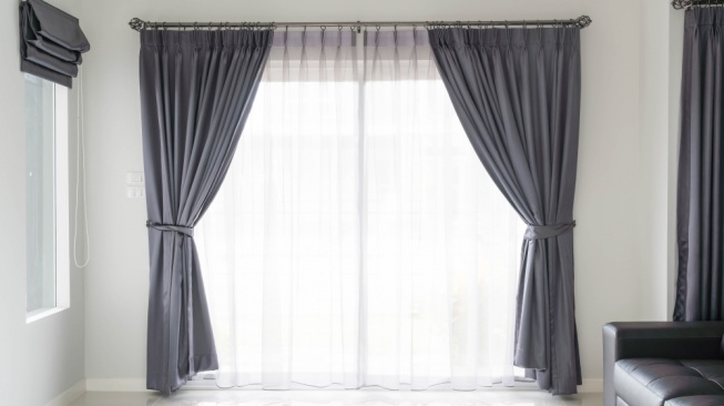 5 Inspirasi Warna Gorden yang Bikin Ruangan Tampak Mewah dan Elegan