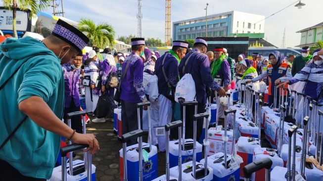 Haji Lampung 2025: Ribuan Kembali, Belasan Wafat, dan Dua Tertinggal di Arab Saudi