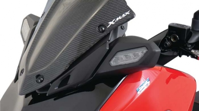 Sport Visor Carbon Yamaha XMAX (Yamaha Indonesia)