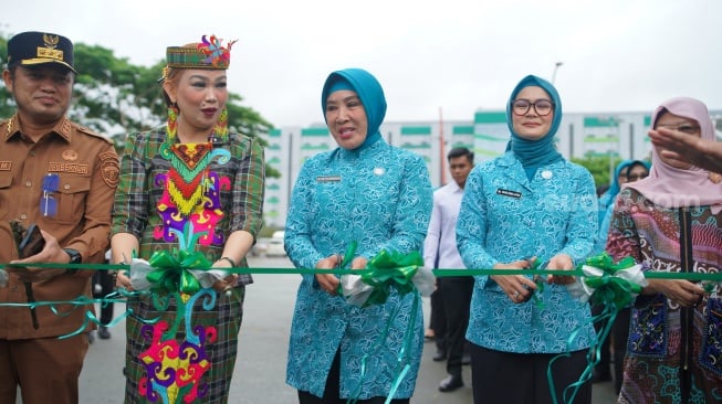 Pembukaan UMKM Fest di Halaman Parkir Gelora Kadrie Oening pada Senin, 7 Juli 2025. [Ist]
