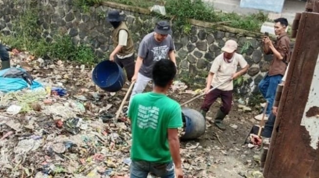 Janji Tinggal Janji? Tumpukan Sampah di Pasar Sukanagara Cianjur Jadi Bukti