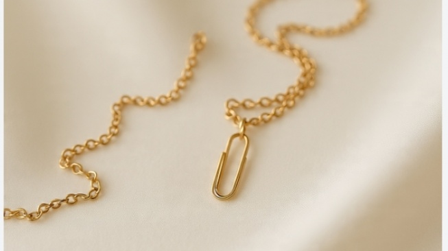Kalung emas model paperclip