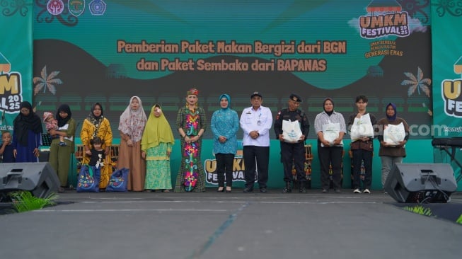 Pembukaan UMKM Fest di Halaman Parkir Gelora Kadrie Oening pada Senin, 7 Juli 2025. [Ist]