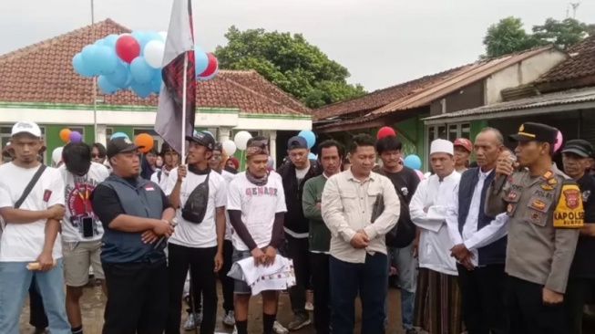 Perjuangkan 1.000 Hektar Tanah, Belasan Warga Rumpin Nekat Jalan Kaki Temui Dedi Mulyadi