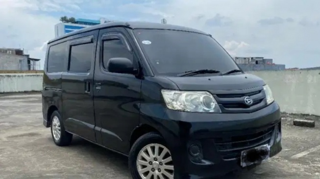 Daihatsu Luxio (OLX)