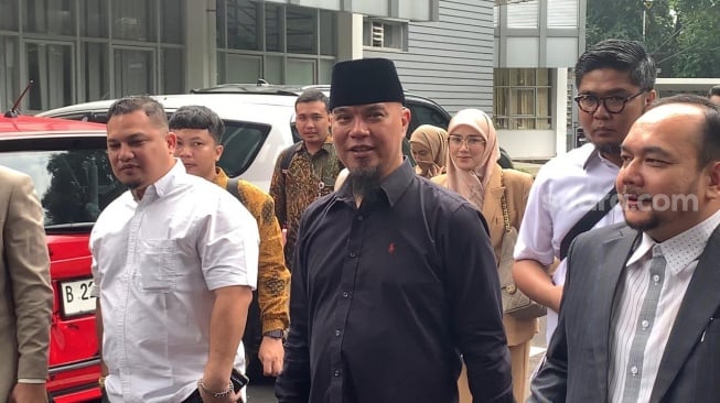 Ahmad Dhani dan Mulan Jameela Sambangi KPAI, Ada Apa?
