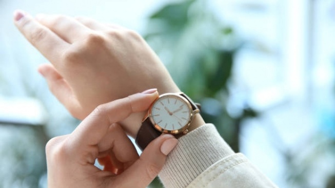 5 Rekomendasi Jam Tangan Kecil untuk Wanita: Desain Elegan, Harga Terjangkau
