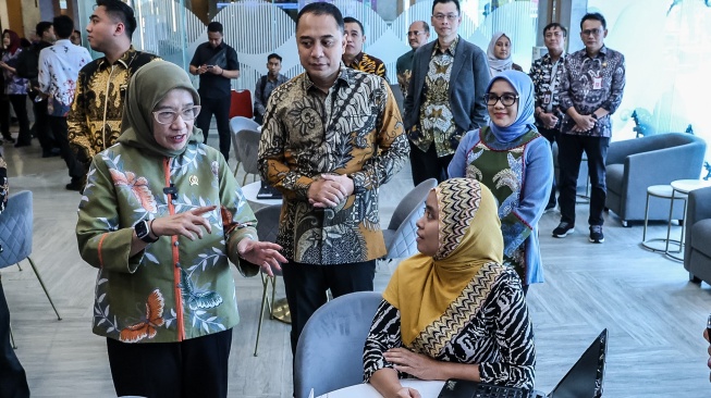 Menteri Rini  menyambangi sejumlah lokasi pelayanan publik di Surabaya. Termasuk Puskesmas Tambakrejo dan Mal Pelayanan Publik (MPP) Siola (Dok: Pemkot Surabaya)