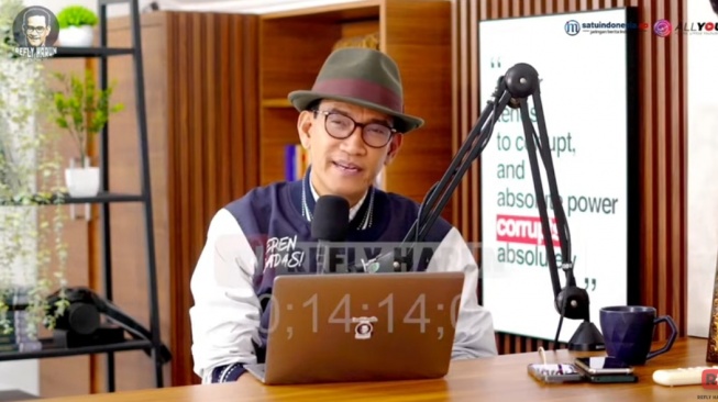 Pakar hukum tata negara, Refly Harun, dalam kanal YouTube-nya, Refly Harun Channel. [YouTube]