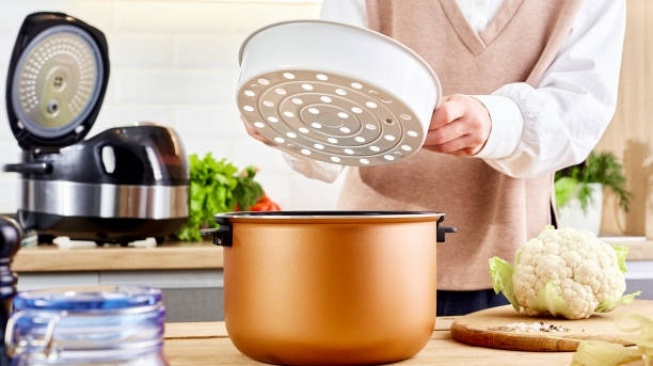 5 Rekomendasi Rice Cooker Low Carbo untuk Diet, Fitur Canggih dan Anti Lengket