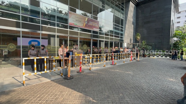 Polisi Mendadak Pasang Metal Detector, Sidang Pleidoi Hasto PDIP Dijaga Super Ketat, Mengapa?