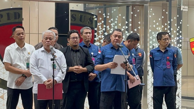 Masih Lolos Saja, Muhammad Riza Chalid Kabur ke Singapura Usai Dikeker Kejagung