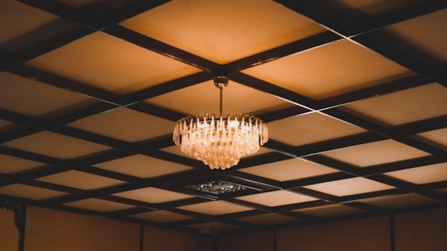 Lampu ruang tamu.