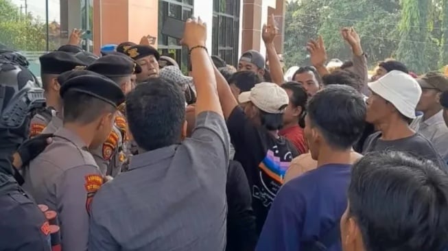 Simpang Siur Jadwal Sidang Terdakwa Kasus Mutilasi di Gunungsari Picu Amarah Keluarga