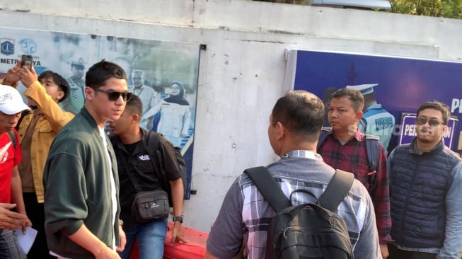 Al Ghazali Dampingi Ahmad Dhani Laporkan Kasus Bullying Sang Adik di Polda: Demi Keluarga