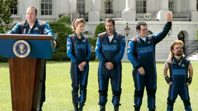 Film Pixels yang dibintangi Adam Sandler dan Peter Dinklage akan tayang di Trans TV malam ini pukul 21.00 WIB. [Instagram]