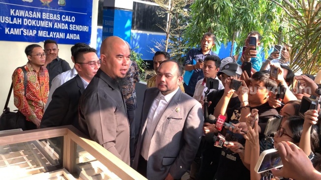Baru Juga Tiba di Polda Metro Jaya, Ahmad Dhani Berharap Lita Gading Segera Diciduk
