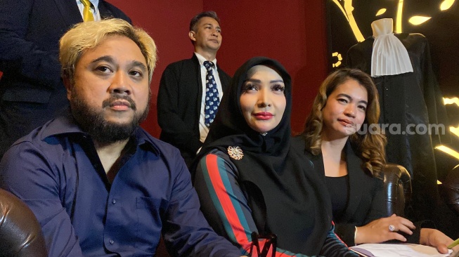 Roro Fitria Kesal Tak Ada Dokter Jaga Saat Anaknya Keracunan di Hotel Bintang 5