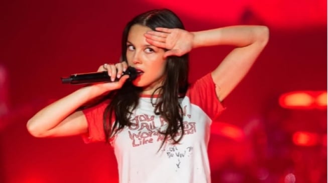 Olivia Rodrigo Kenang Patah Hati di Masa Lalu Lewat Lirik Drivers Licence