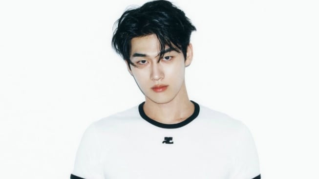 4 Ide Outfit Simpel ala Hong Min Gi, Tetap Nyaman dan Gak Ketinggalan Tren!