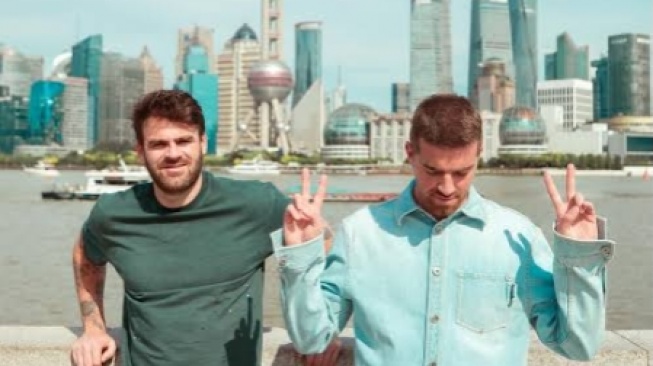 Menyusuri Rumitnya Hubungan Cinta Lewat Lagu Closer oleh The Chainsmokers