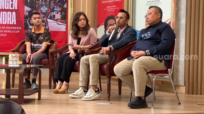 Raffi Ahmad dalam jumpa pers pelepasan tim Kagendra E-Sports jelang berlaga di Honor of Kings (HOK) World Cup 2025 di kantor Kemenpora RI, Senayan, Jakarta Pusat, Jumat, 11 Juli 2025 [Suara.com/Adiyoga Priyambodo].