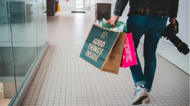 Retail Therapy atau Pelarian? Perilaku Konsumtif dalam 'Kacamata' Psikologi