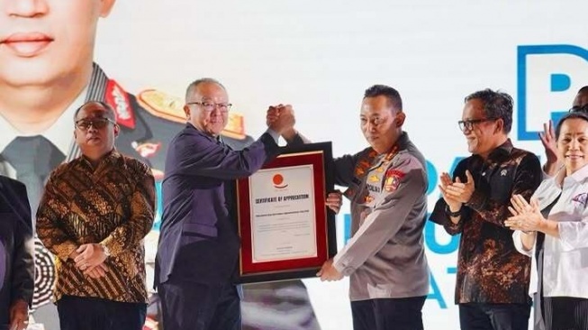 Polisi Jadi Pahlawan Buruh? Kontroversi Penghargaan ITUC untuk Kapolri