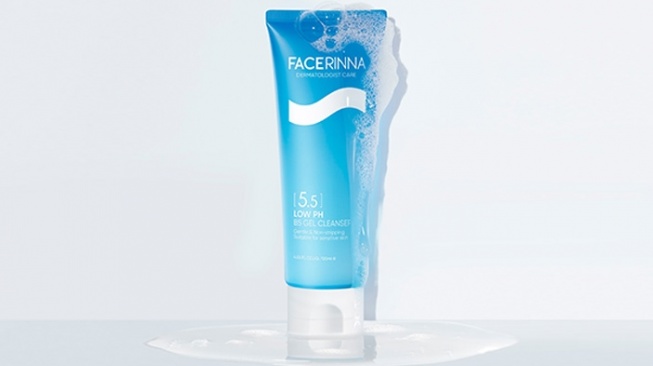 Rekomendasi Sabun Wajah untuk Kulit Kering - Facerinna Low pH B5 Gel Cleanser. [Facerinna]