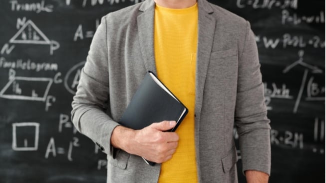 Sekolah Jadi Formalitas, Anak Makin Bingung, Sistem Pendidikan Kita Mabuk!