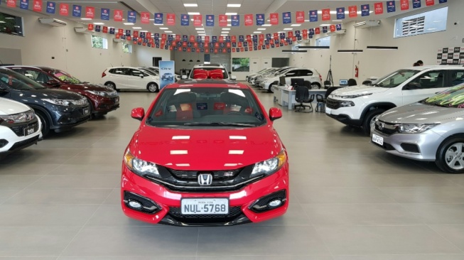 Lebih Untung Beli Mobil Bekas di Showroom atau Langsung ke Pemilik? Cek Dulu, Biar Gak Nyesel