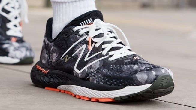 Kenapa New Balance 880v13 Jadi Favorit Pelari? Ini 5 Ulasan Lengkapnya