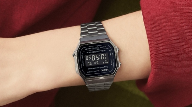 Jam tangan Casio Vintage A168WGG-1BDF. [Casio]