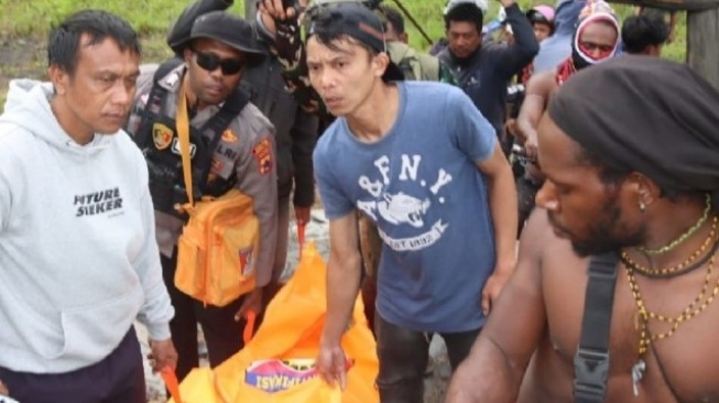 Jenazah Tukang Ojek Korban Pembunuhan di Puncak Jaya Dipulangkan ke Makassar