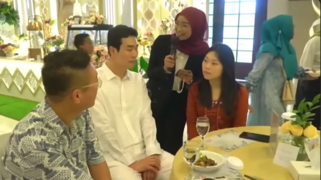 Ngunduh Mantu Megawati Hangestri dan Dio dihadiri mantan paltihnya di Red Sparks (YouTube)