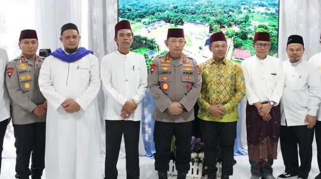 Rocky Gerung Sepanggung dengan Kapolri dan UAS, Sebut Persahabatan Paling Jujur Lahir dari Perbedaan