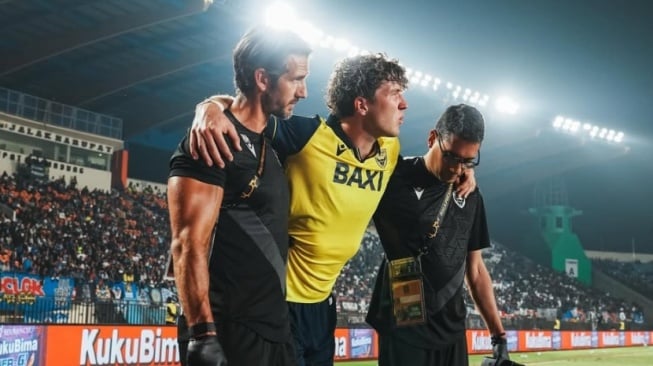 Meski membawa timnya melaju ke final, Ole Romeny justru harus menepi akibat cedera serius di pergelangan kaki. (IG Ole Romeny)