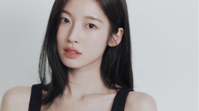 Nggak Boring! Ini 4 Look Harian Simpel Arin OH MY GIRL yang Gampang Ditiru