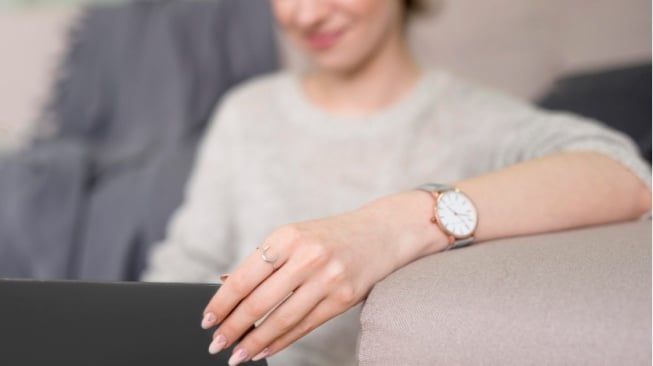 7 Rekomendasi Merk Jam Tangan Wanita Terbaik, Desain Elegan dan Berkualitas