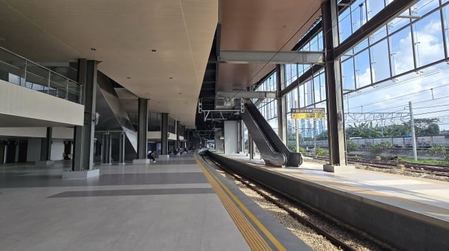 Wajah Baru Stasiun Tanah setelah dilakukan revitalisasi yang memiliki fasilitas modern.