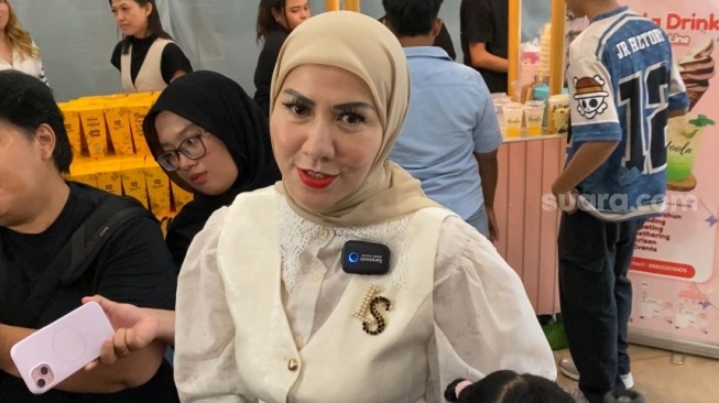 Venna Melinda saat menghadiri acara ulang tahun Gala Sky di Gedung Kemang 54, Jakarta Selatan pada Senin, 14 Juli 2025. [Suara.com/Tiara Rosana]