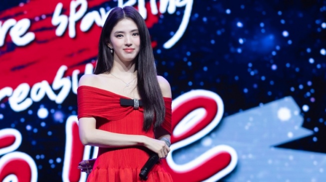 Han So Hee Sukses Buka Tur Fanmeeting di Bangkok, Xohee Loved Ones