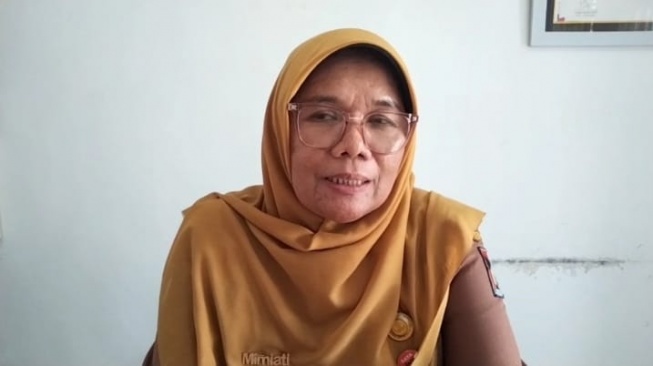Kepala SMP Negeri 34 Padang, Mimiati. [Dok. Istimewa]