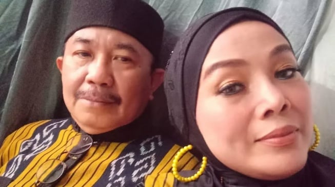 Yunita Ababiel bersama suami, Alik Ababiel. Yunita meninggal dunia karena penyakit kanker payudara. [Instagram]