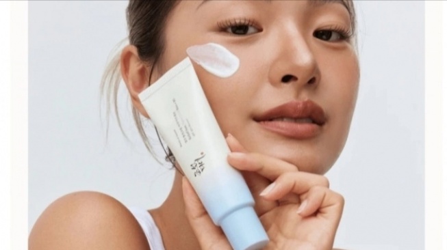 Bye-Bye Kusam! 4 Sunscreen Ekstrak Beras Bikin Kulit Glowing dan Terlindungi dari Sinar UV