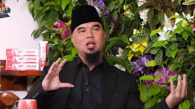 Ahmad Dhani saat jadi bintang tamu di podcast Denny Sumargo (YouTube)